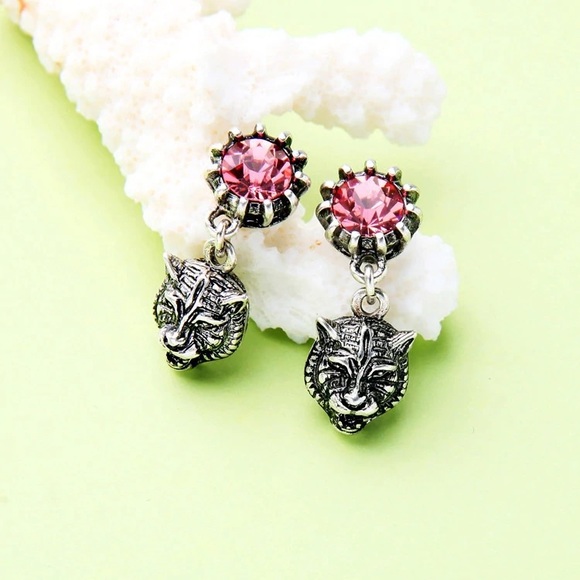 Angry cat face earrings - Picture 2 of 7